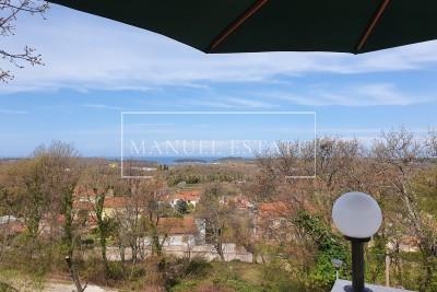 FOR SALE: HOUSE WITH THREE APARTMENTS IN THE POREČ AREA, ISTRIA!