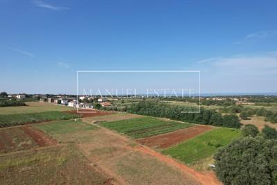 Exclusive Opportunity – Building Land Near Poreč (Rošini) 649 m², With Building Permit and Sea View