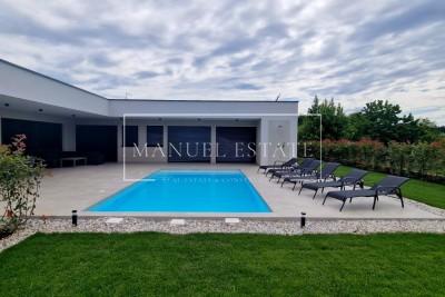 Fristående villa nära Novigrad på 200 m2