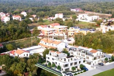 MODERN AND SPACIOUS HOUSE WITH 4 BEDROOMS, GARDEN AND TERRACE, 1.5 KM FROM THE CITY CENTER AND 2 KM FROM THE BEACH - POREČ, ISTRIA! - under construction