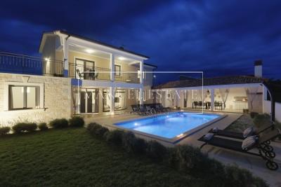 UNIQUE VILLA WITH POOL IN THE AREA OF POREČ, ISTRIA!