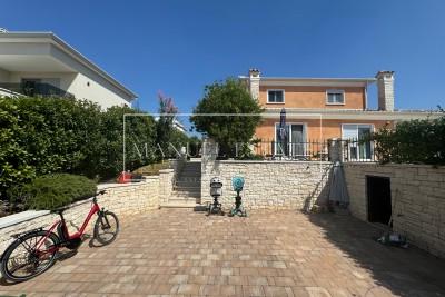 LUXUSVILLA IN ISTRIEN, NOVIGRAD - NUR 300M VOM MEER ENTFERNT!